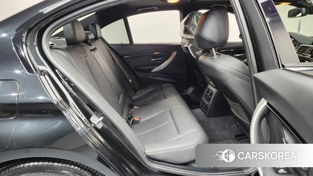 BMW 3 Series (F30) 2018 Черный из Кореи, фото 2