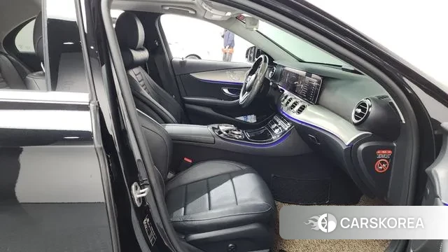 Mercedes-Benz E-Class W213 2019 Черный из Кореи, фото 2