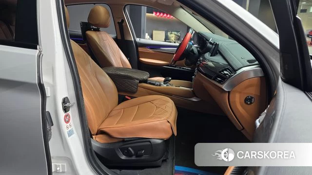 BMW X6 (F16) 2018 Серебристо-серый из Кореи, фото 2