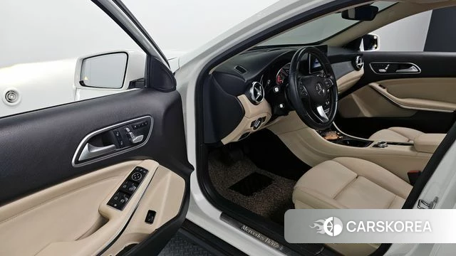 Mercedes-Benz GLA-Class X156 2019 Белый из Кореи, фото 2