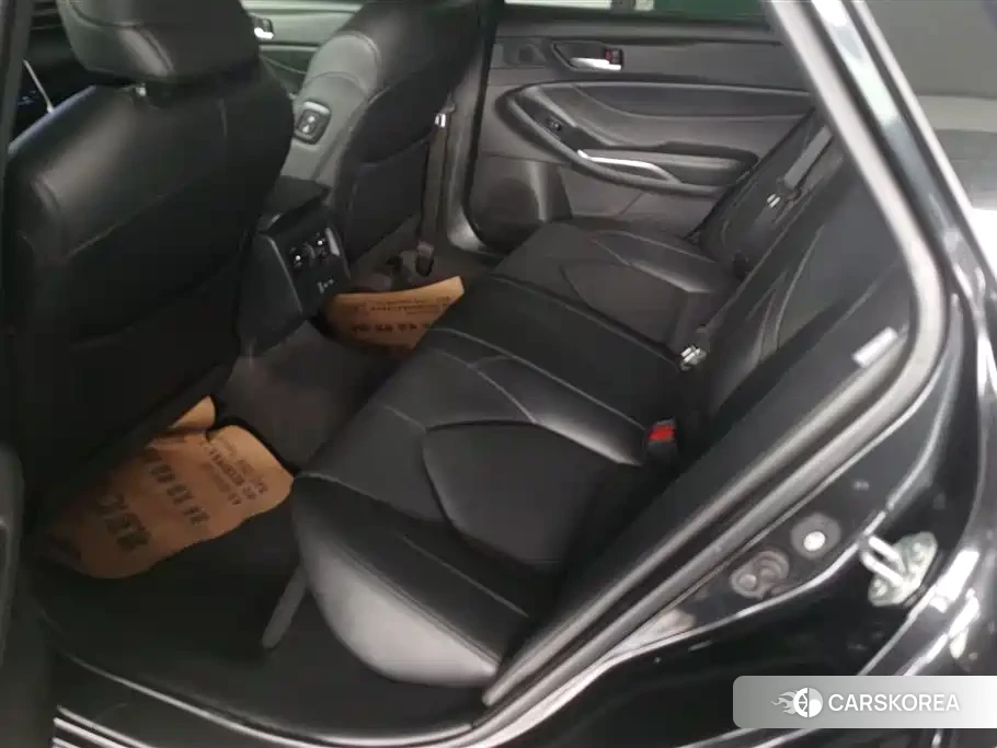 Toyota Avalon 2024 Черный из Китая, фото 2