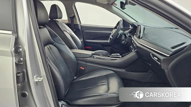 Hyundai Sonata (DN8) 2021 Серебряный из Кореи, фото 2