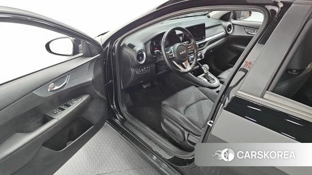 Kia The New K3 2nd generation 2021 Черный из Кореи, фото 2