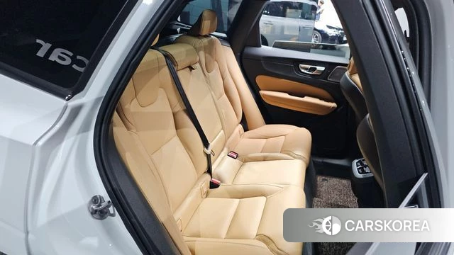 Volvo XC60 second Generation 2025 Белый из Кореи, фото 2