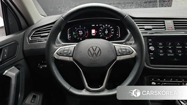 Volkswagen Tiguan second Generation 2021 Белый из Кореи, фото 2