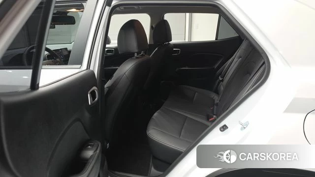 Hyundai Venue 2025 Белый из Кореи, фото 2