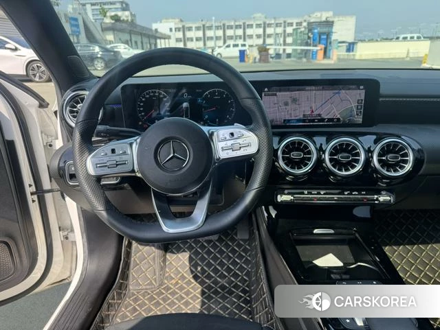 Mercedes-Benz Class A 2021 Белый из Китая, фото 2