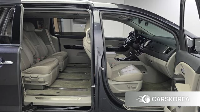 Kia The New Carnival 2018 Серый из Кореи, фото 2