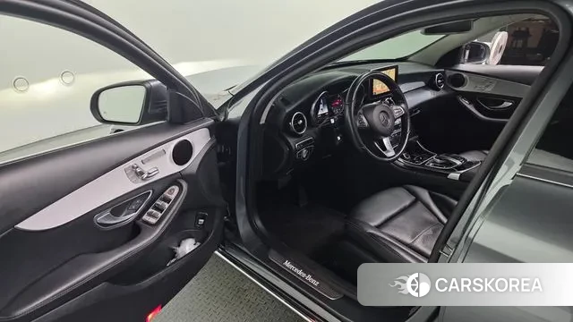 Mercedes-Benz C-Class W205 2018 Серый из Кореи, фото 2