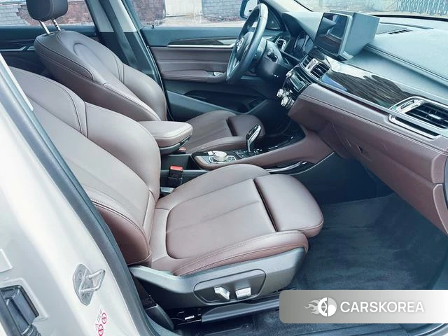 BMW X1 2023 Белый из Китая, фото 2