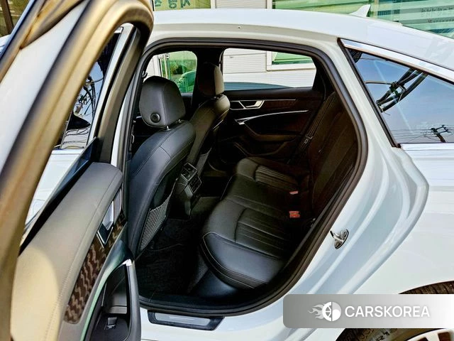 Audi A6 (C8) 2021 Белый из Кореи, фото 2