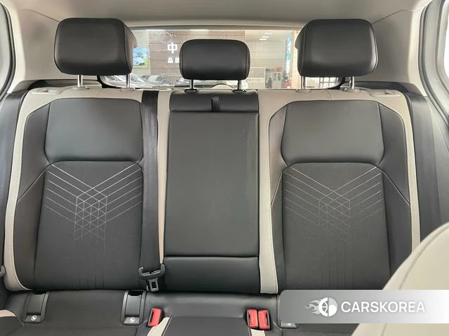 Volkswagen Golf 2023 Белый из Китая, фото 2