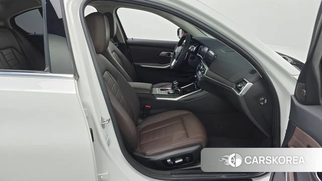 BMW 3 Series (G20) 2021 Белый из Кореи, фото 2