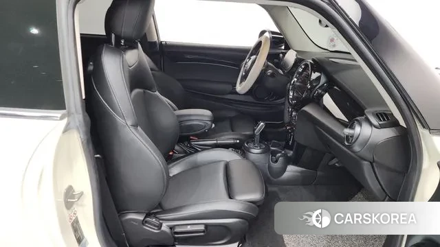 Mini Cooper 2021 Желтый из Кореи, фото 2