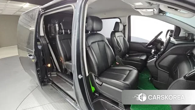 Hyundai Staria 2024 Черный из Кореи, фото 2