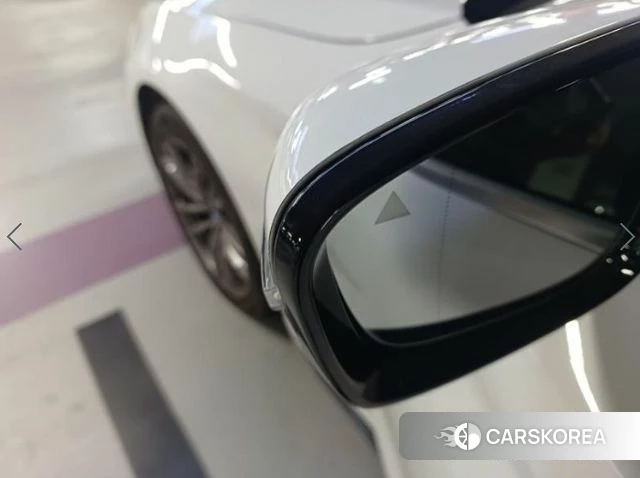 BMW 5 Series (G30) 2018 Белый из Кореи, фото 2