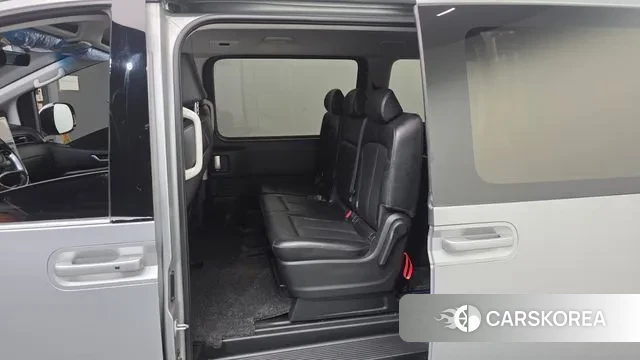 Hyundai Staria 2021 Серебряный из Кореи, фото 2