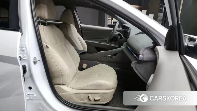 Hyundai The New Avante (CN7) 2023 Белый из Кореи, фото 2