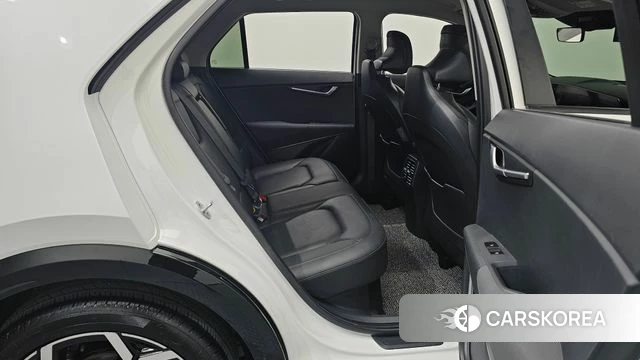 Kia Di Ol Nu Niro 2022 Белый из Кореи, фото 2