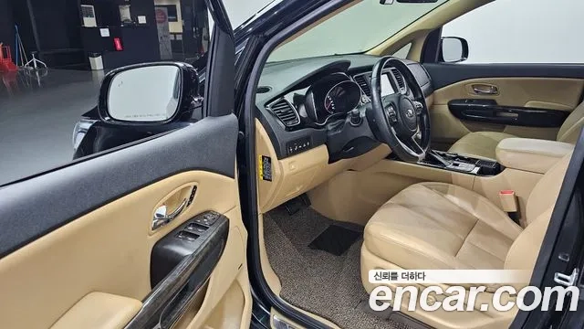 Kia The New Carnival 2018 Черный из Кореи, фото 2