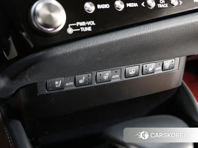 Lexus ES300h 7th generation 2023 Черный из Кореи, фото 2