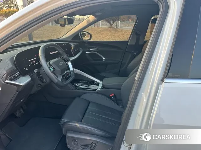 Audi Q5 (80A) 2025 Белый из Кореи, фото 2