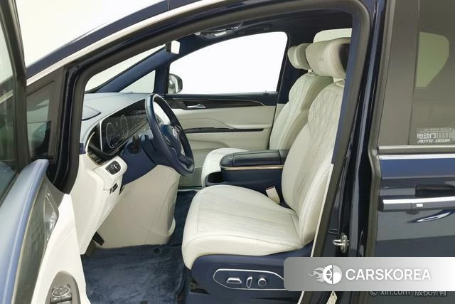 Buick GL8 2021 Синий из Китая, фото 2