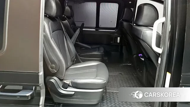 Hyundai Staria 2023 Черный из Кореи, фото 2