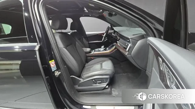 Audi Q7 (4M) 2021 Черный из Кореи, фото 2