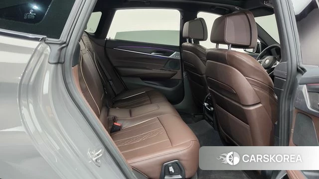 BMW 6 Series GT (G32) 2022 Серебристо-серый из Кореи, фото 2