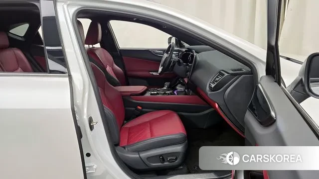 Lexus NX350h Second generation 2024 Белый из Кореи, фото 2