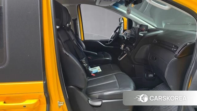 Hyundai Staria 2024 Желтый из Кореи, фото 2
