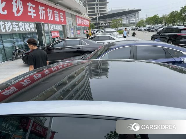 Nissan N7 2025 Серебристо-серый из Китая, фото 2