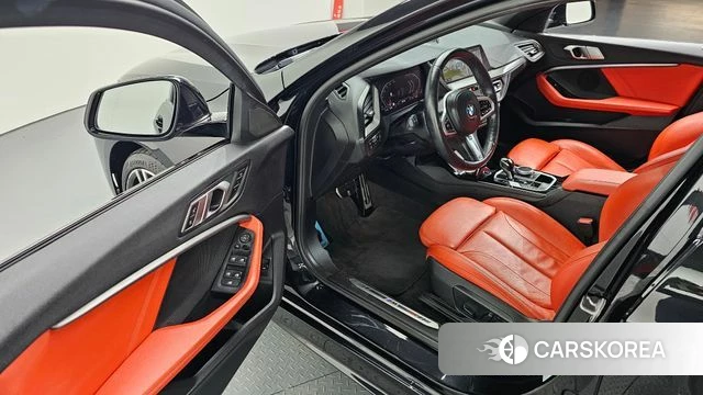 BMW 1 Series (F40) 2021 Черный из Кореи, фото 2