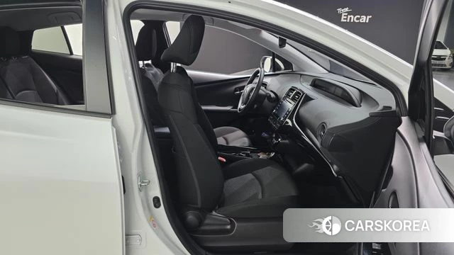 Toyota Prius 4th Generation 2022 Белый из Кореи, фото 2