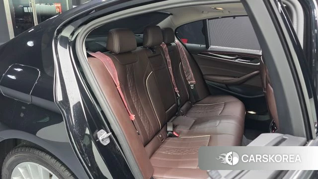 BMW 5 Series (G30) 2023 Черный из Кореи, фото 2