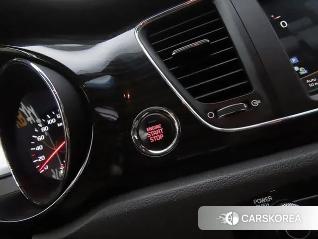 Kia The New Carnival 2018 Белый из Кореи, фото 2