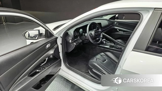 Hyundai Avante Hybrid (CN7) 2023 Белый из Кореи, фото 2