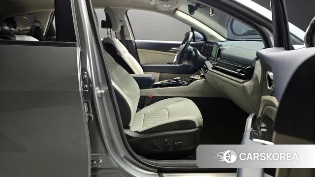 Kia Sportage 5th Generation 2021 Серебристо-серый из Кореи, фото 2