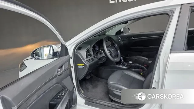 Hyundai Avante AD 2018 Белый из Кореи, фото 2