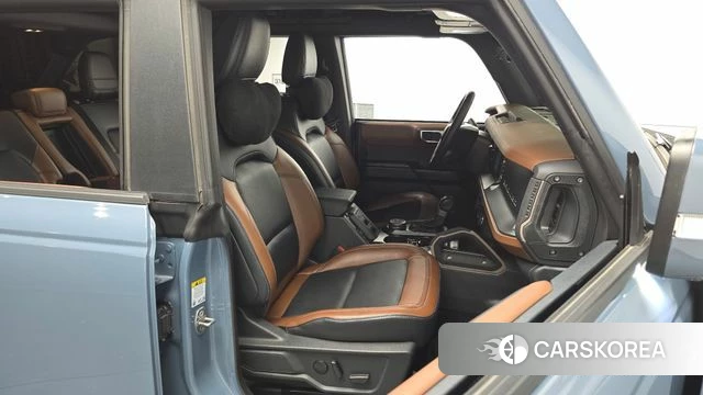 Ford Bronco 6th Generation 2024 Небесно-голубой из Кореи, фото 2