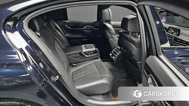 BMW 7 Series (G11) 2018 Черный из Кореи, фото 2