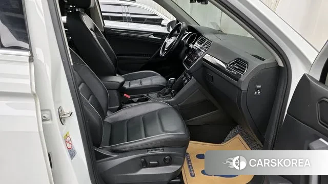 Volkswagen Tiguan second Generation 2020 Белый из Кореи, фото 2