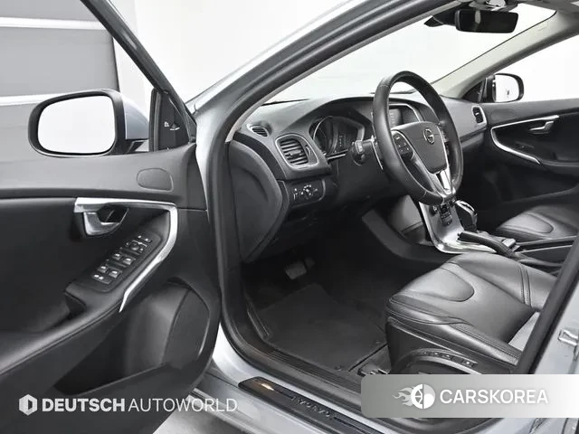 Volvo V40 2018 Серебряный из Кореи, фото 2