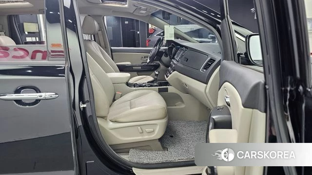 Kia The New Carnival 2019 Черный из Кореи, фото 2