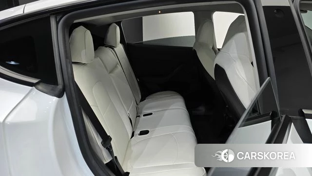 Tesla Model Y 2023 Белый из Кореи, фото 2