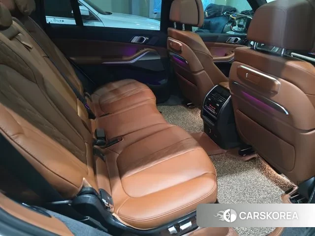 BMW X7 (G07) 2025 Белый из Кореи, фото 2