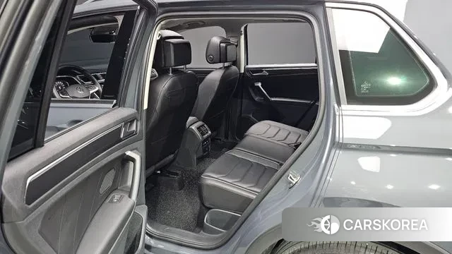 Volkswagen Tiguan second Generation 2024 Серый из Кореи, фото 2