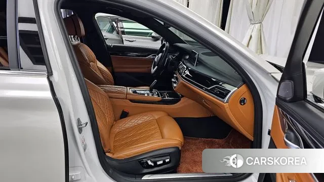 BMW 7 Series (G11) 2021 Белый из Кореи, фото 2