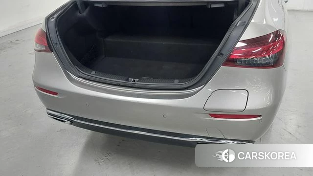 Mercedes-Benz E-Class W213 2022 Серебряный из Кореи, фото 2